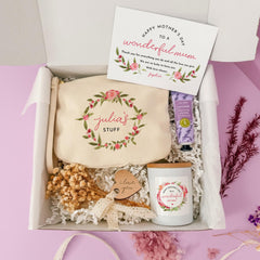 Personalised Mother’s Day Gift Set for Mum – Floral Make Up Bag, Candle & Cream and Card
