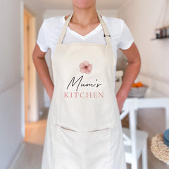 Personalised Mother’s Day Kitchen Gift Set for Mum – Apron, Heart Chopping Board & Tea Towel