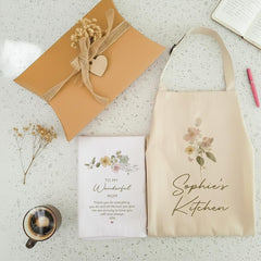 Personalised Mum Gift Set - Mum’s Kitchen Apron and Towel – Mother’s Day Present with Card from Son or Daughter