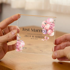 Personalised Just Married Acrylic Plaque Wedding Day Gift for Couple Husband and Wife or Newlyweds Custom Names Keepsake for Friends Family