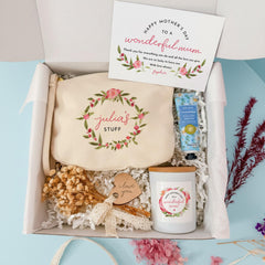 Personalised Mother’s Day Gift Set for Mum – Floral Make Up Bag, Candle & Cream and Card