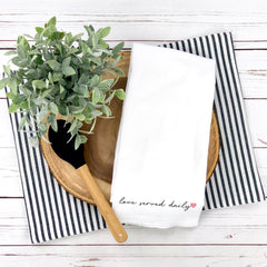 Personalised Mother’s Day Kitchen Gift Set for Mum – Apron, Heart Chopping Board & Tea Towel