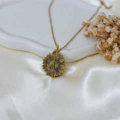 Personalised Pendant Necklace Gift for Her – Romantic Jewellery for Wife or Girlfriend