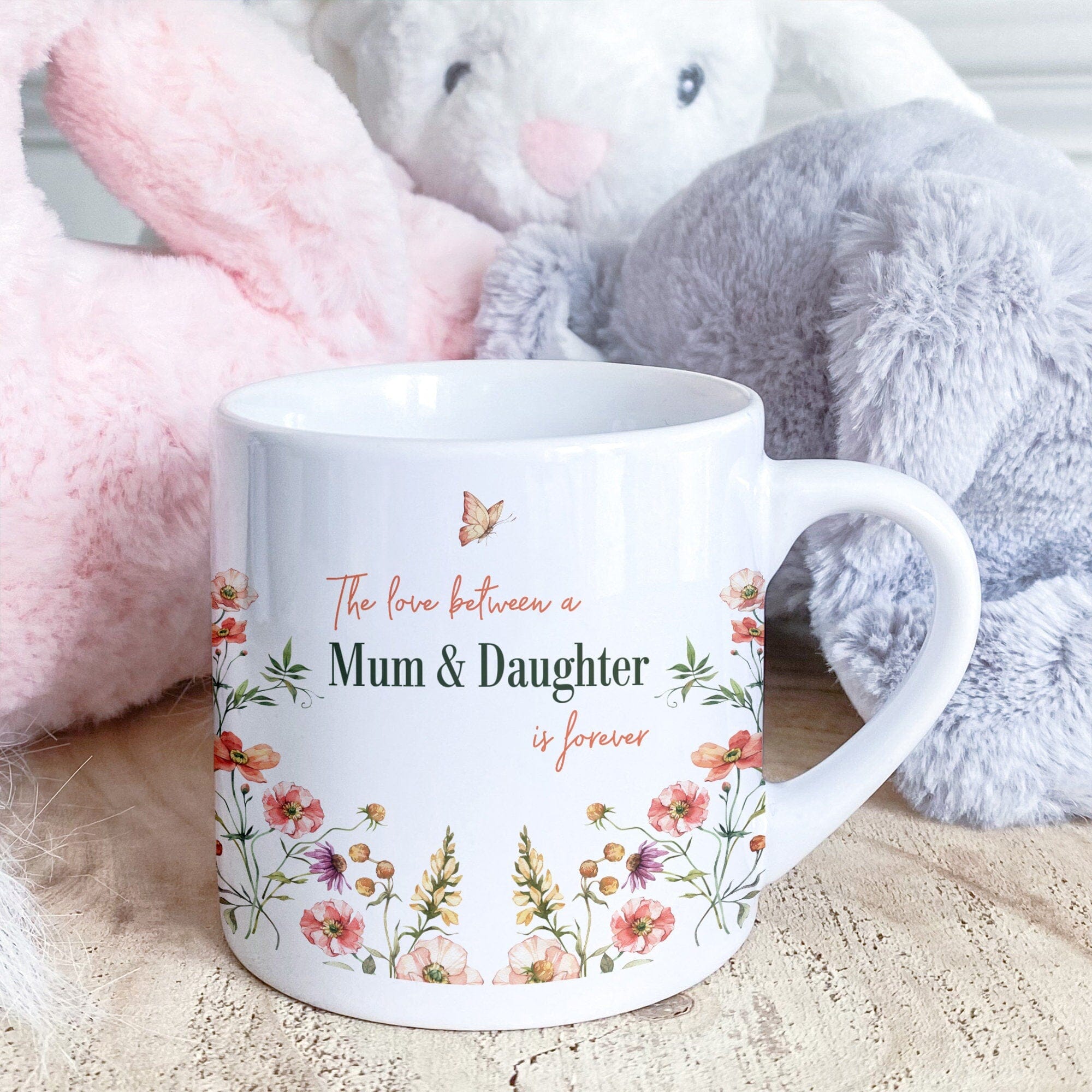 The love between a mum and daughter is forever mug, Floral gift for mum, Mother's Day