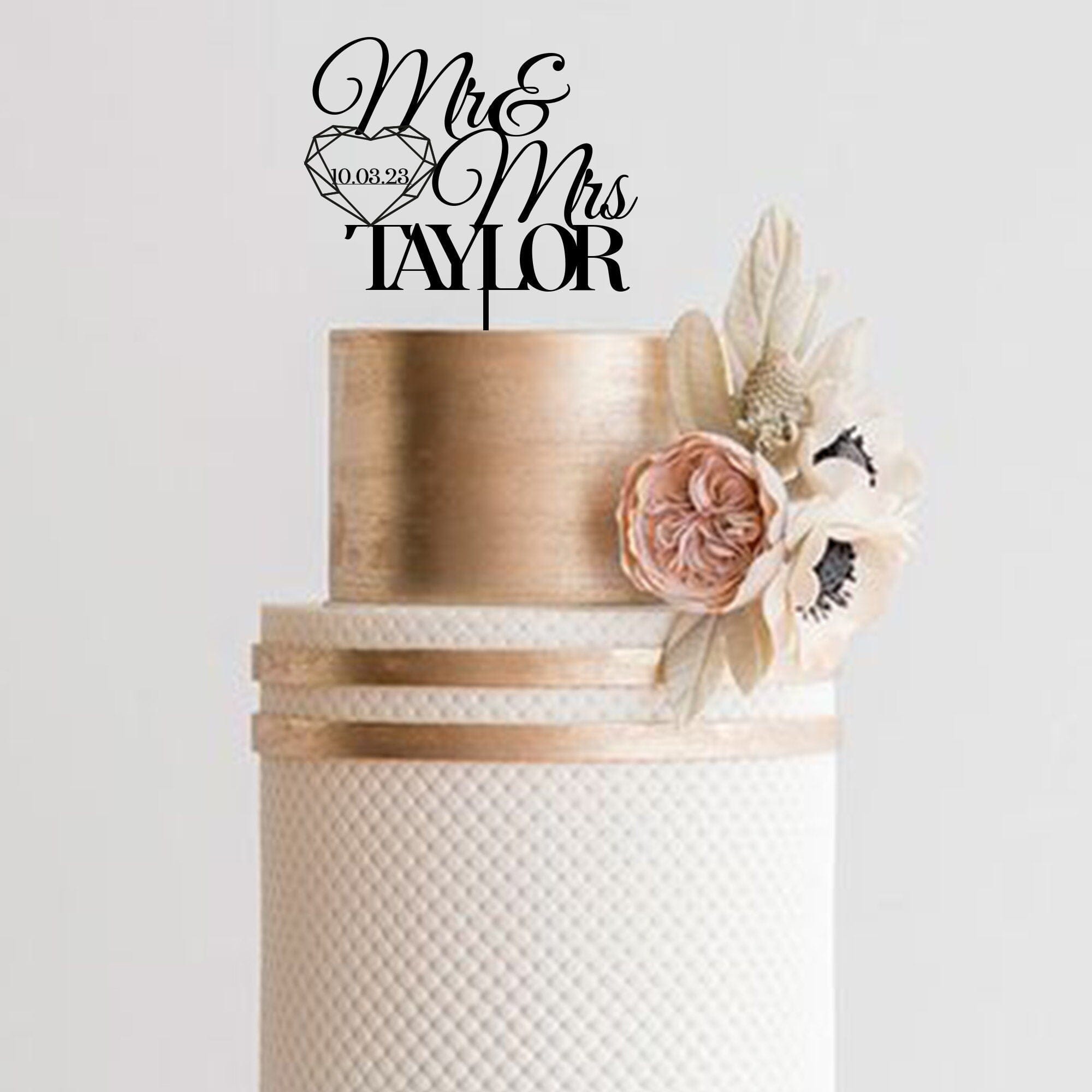 Party To Be – Topper De Gâteau Mariage Personnalisé Mr & Mrs + Nom De Famille – Acrylique Ou Bois Élégant (Style 05)